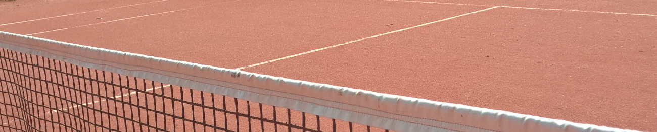 En été, courts en terres battues